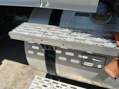 Volvo VNL Fuel Tank Strap / Bracket