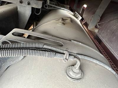 Western Star 5700 Fuel Tank Strap / Bracket