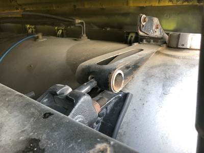 Freightliner Cascadia Fuel Tank Strap