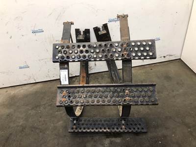 International 8200 Fuel Tank Strap