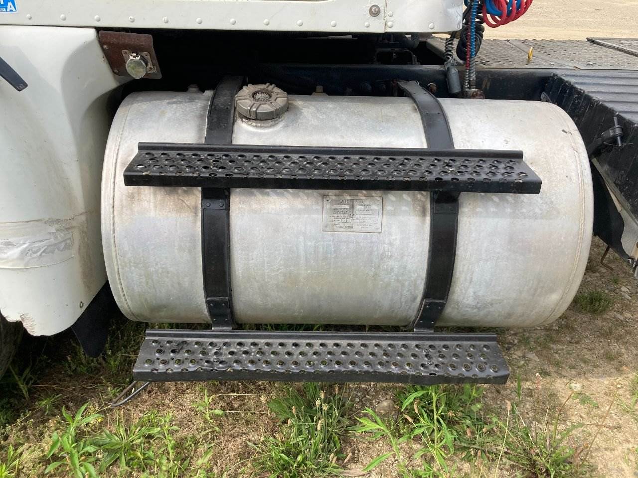 1999 International 9100 Fuel Tank Strap For Sale Spencer, IA