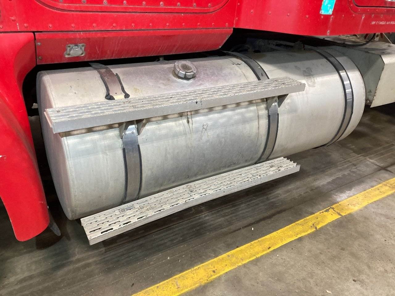 1999 International 9400 Fuel Tank Strap For Sale Sioux Falls, SD