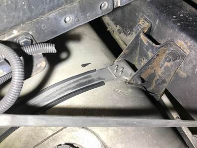 Kenworth T2000 Fuel Tank Strap