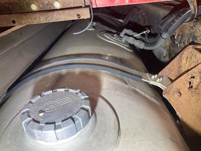 Kenworth T2000 Fuel Tank Strap