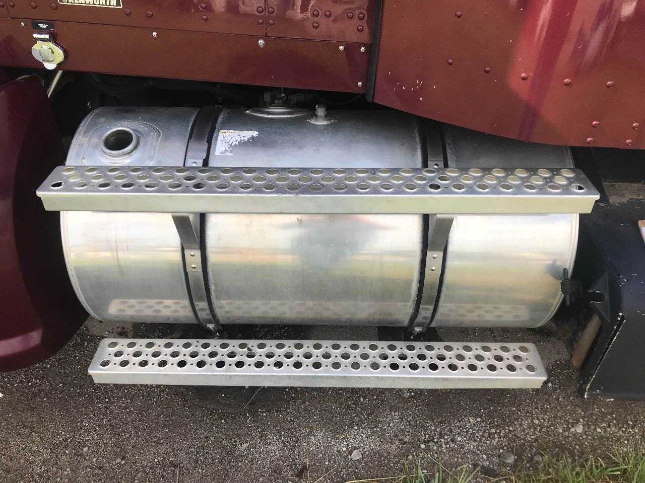 2013 Kenworth T660 Fuel Tank Strap For Sale Kansas City, MO 25252150