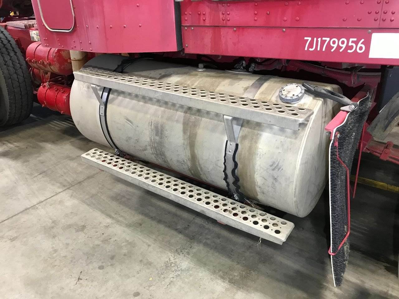 2007 Kenworth T800 Fuel Tank Strap For Sale Sioux Falls, SD 25033536