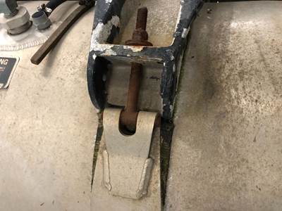 Peterbilt 377 Fuel Tank Strap