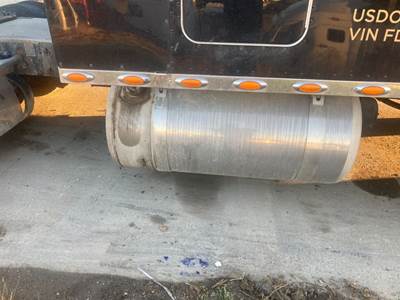 Peterbilt 579 Fuel Tank Strap