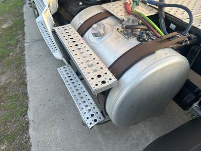 Freightliner Cascadia Fuel Tank