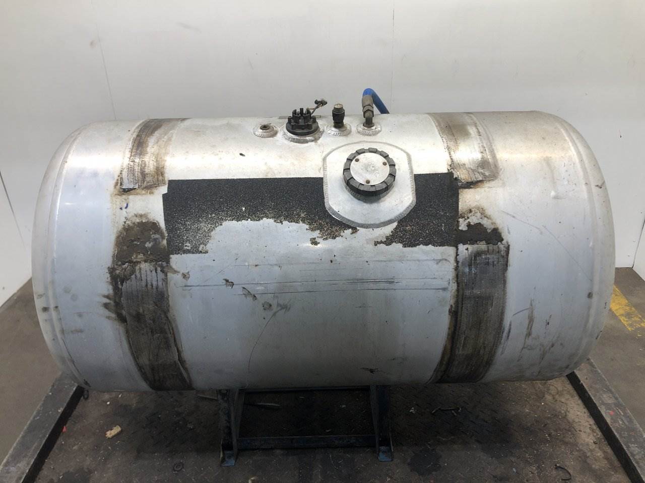 1998 Peterbilt 379 Fuel Tank For Sale Sioux Falls, SD 25508029