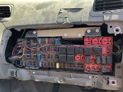 Ford A9513 Fuse Box