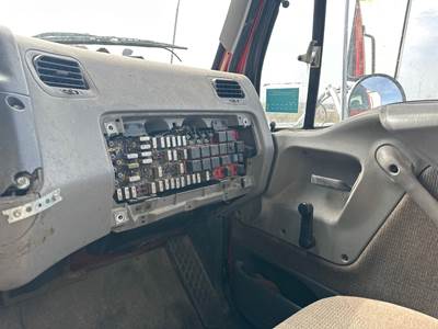 Ford L8513 Fuse Box
