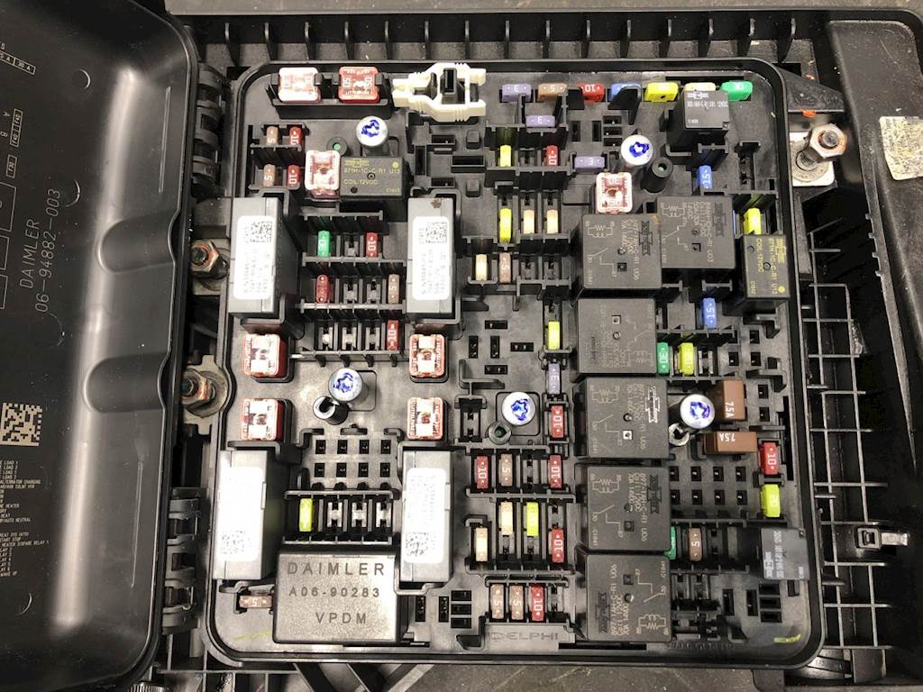 Freightliner Cascadia Headlight Fuse Location