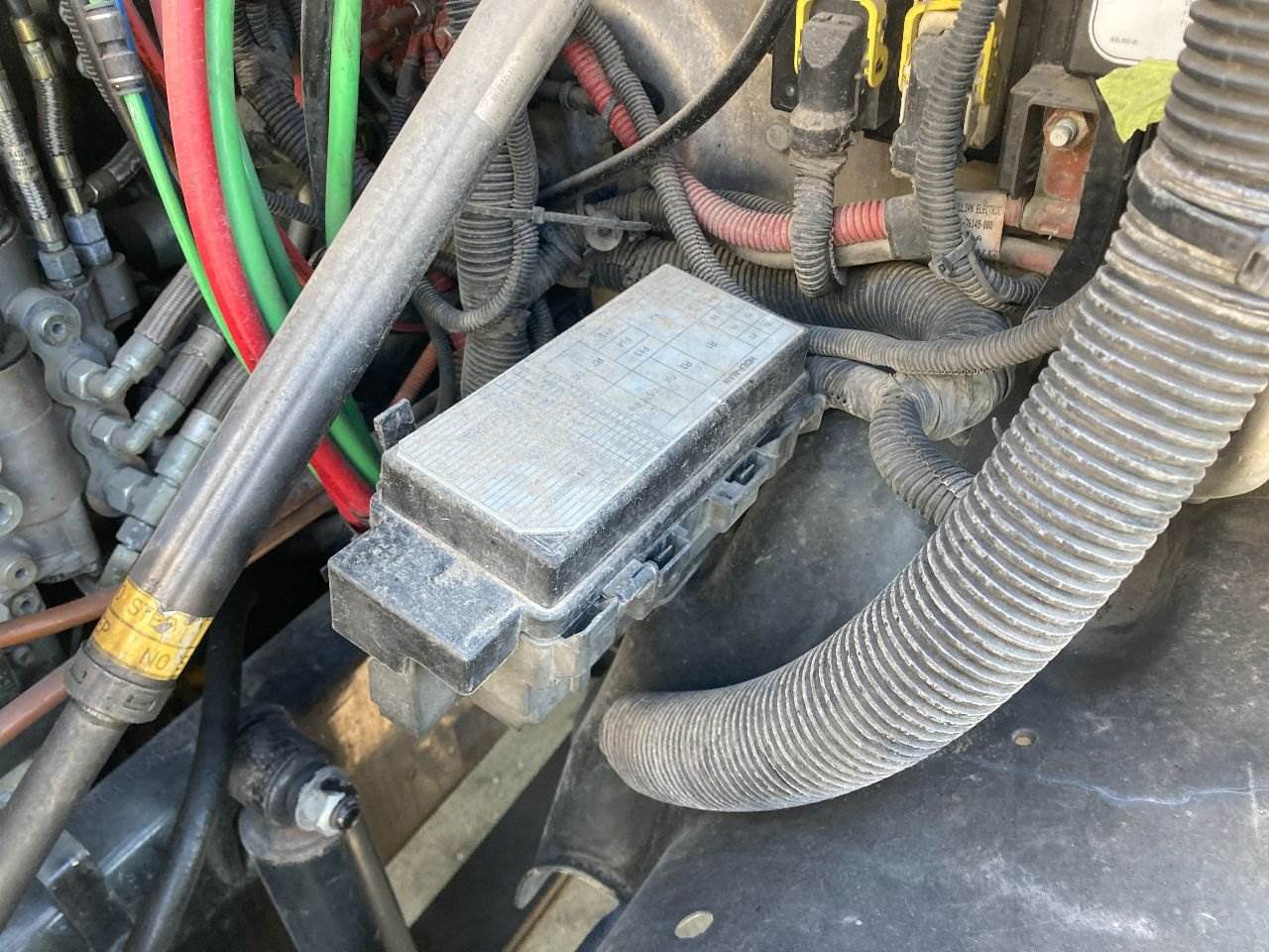 2013 Freightliner Cascadia Fuse Box For Sale Kansas City, MO