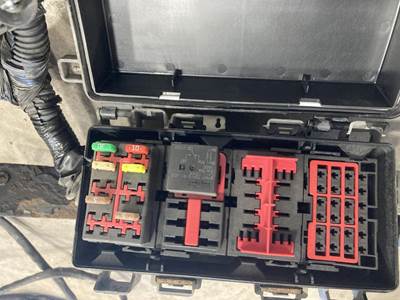 Freightliner Cascadia Fuse Box