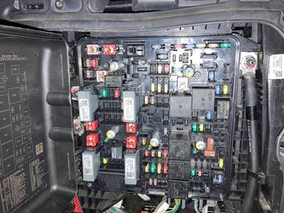 Freightliner Cascadia Fuse Box