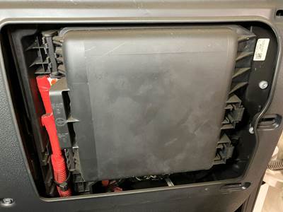 Freightliner Cascadia Fuse Box