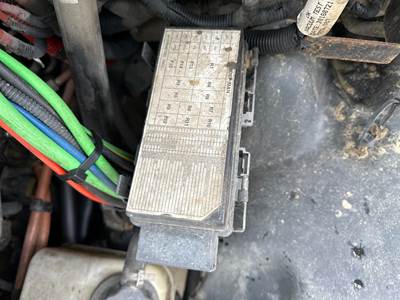 Freightliner Cascadia Fuse Box