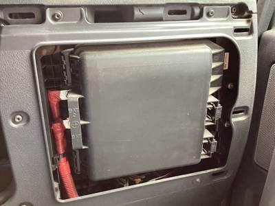 Freightliner Cascadia Fuse Box