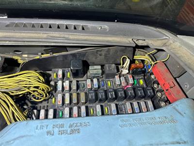 Freightliner Century Class 120 Fuse Box for a Freightliner C120 Century