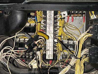 Freightliner Classic XL Fuse Box