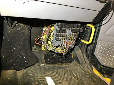 Freightliner FL70 Fuse Box