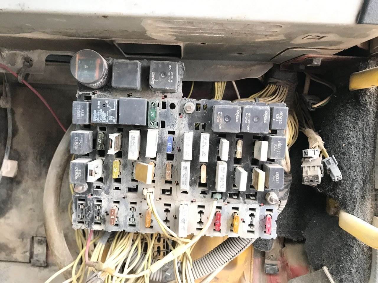 1999 Freightliner FL80 Fuse Box For Sale Council Bluffs, IA