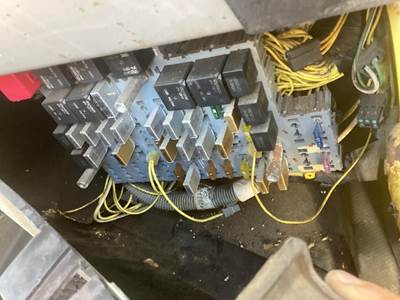 Freightliner FL80 Fuse Box