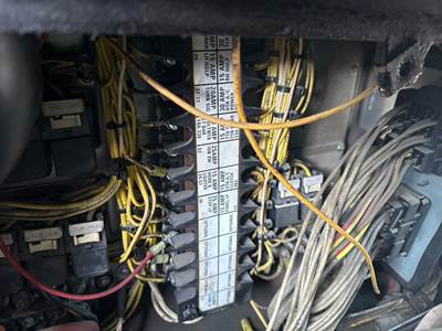 Freightliner FLD120 Fuse Box