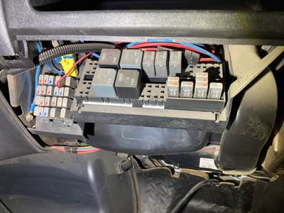 GMC C7500 Fuse Box