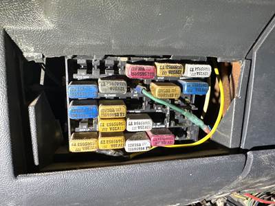 GMC C7500 Fuse Box
