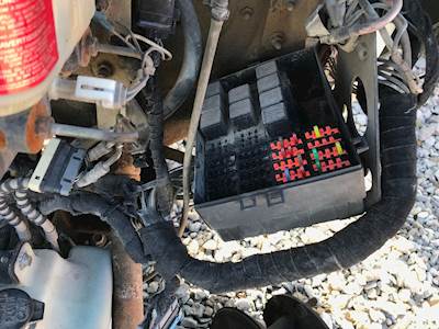 2003 International 4300 Fuse Box For Sale Spencer Ia 24949620 Mylittlesalesman Com