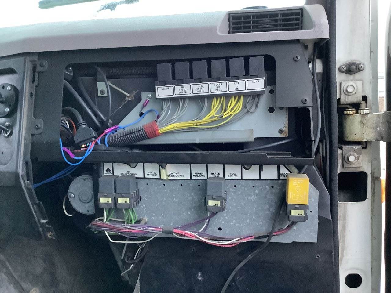 1997 International 4700 Fuse Box For Sale | Des Moines, IA | 25576263