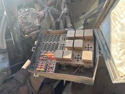International 7400 Fuse Box