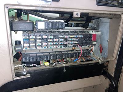 International 9400 Fuse Box