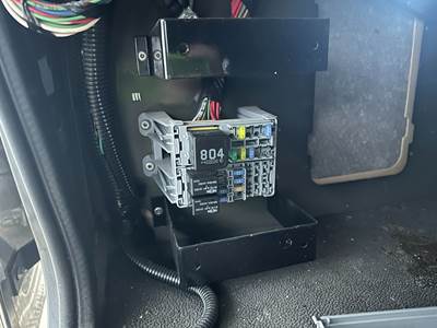 International HX520 Fuse Box