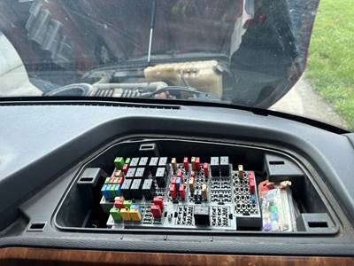 International LT Fuse Box