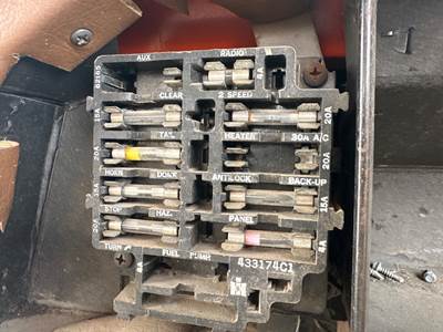 International Loadstar 1800 Fuse Box for a International 1800 Loadstar