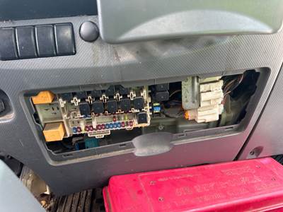 Isuzu NPR Fuse Box