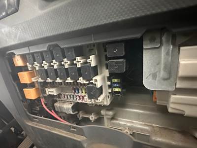 Isuzu NPR Fuse Box