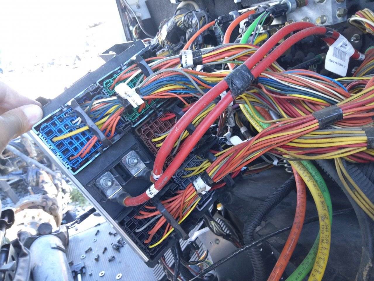 2012 Kenworth T370 Fuse Box For Sale | Kansas City, MO | P27-1129-004