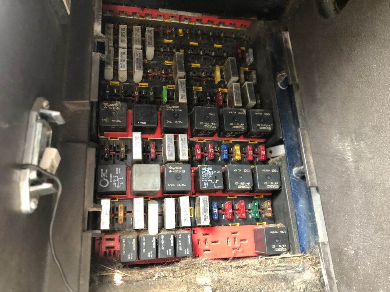 2007 Kenworth T600 Fuse Box For Sale | Kansas City, MO | 25637875