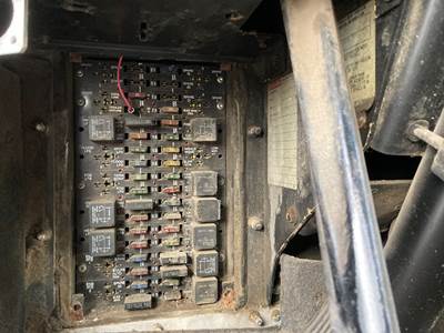 1996 Kenworth T600 Fuse Box For Sale | Spencer, IA | 25717472