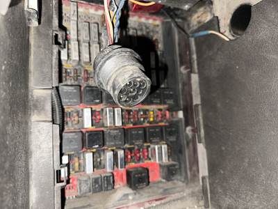 Kenworth T600 Fuse Box