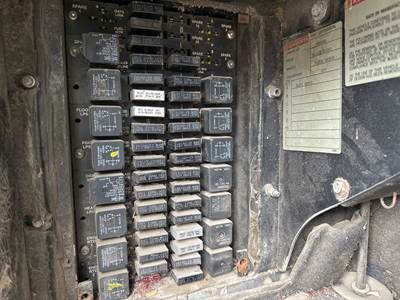 Kenworth T600 Fuse Box