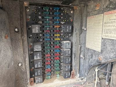 Kenworth T600 Fuse Box