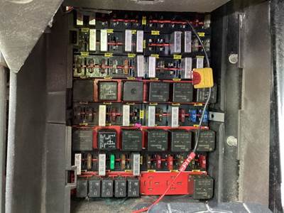 2013 Kenworth T660 Fuse Box For Sale | Des Moines, IA | 25545136