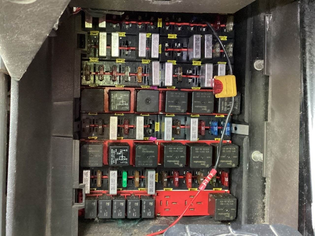 2013 Kenworth T660 Fuse Box For Sale | Des Moines, IA | 25545136