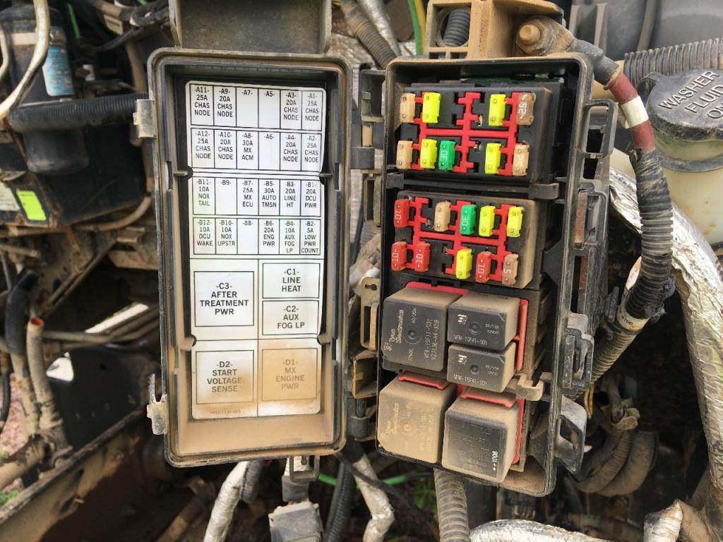 Kenworth T300 Fuse Box Location On