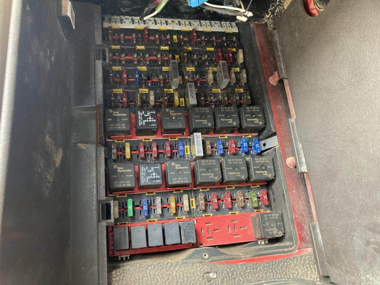 2012 Kenworth T800 Fuse Box For Sale | Spencer, IA | 25655905